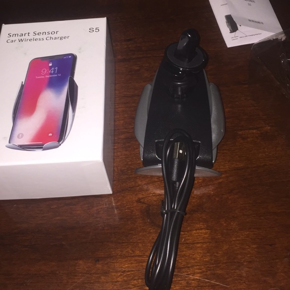 Smart Sensor Car Wireless Charger S5 IPhone 8, X - Picture 3 of 4